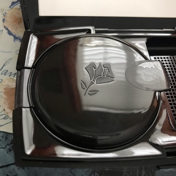 FREE Lancôme hydra compact new case only - Picture 3 of 6